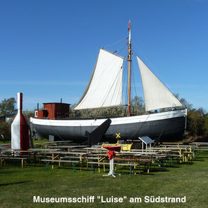 Das Museumsschiff Luise: Das 20m lange Motorsegelschiff diente lange Zeit zur Versorgung der Inselbewohner. Heute ist das Plattbodenschiff ein eingerichtetes Freilichtmuseum am Südstrand von Göhren.