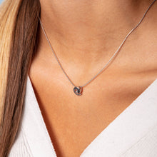 Laden Sie das Bild in den Galerie-Viewer, DUR Schmuck: Kette &quot;Lavafunkeln&quot; mit Lavasand K2423
